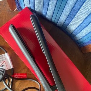 HSI Professional Glider | Ceramic Tourmaline Ionic Flat Iron Hair Straightener